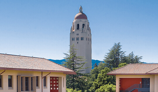 Stanford Graduate School of Business | View of the Hoover Tower on a sunny day.