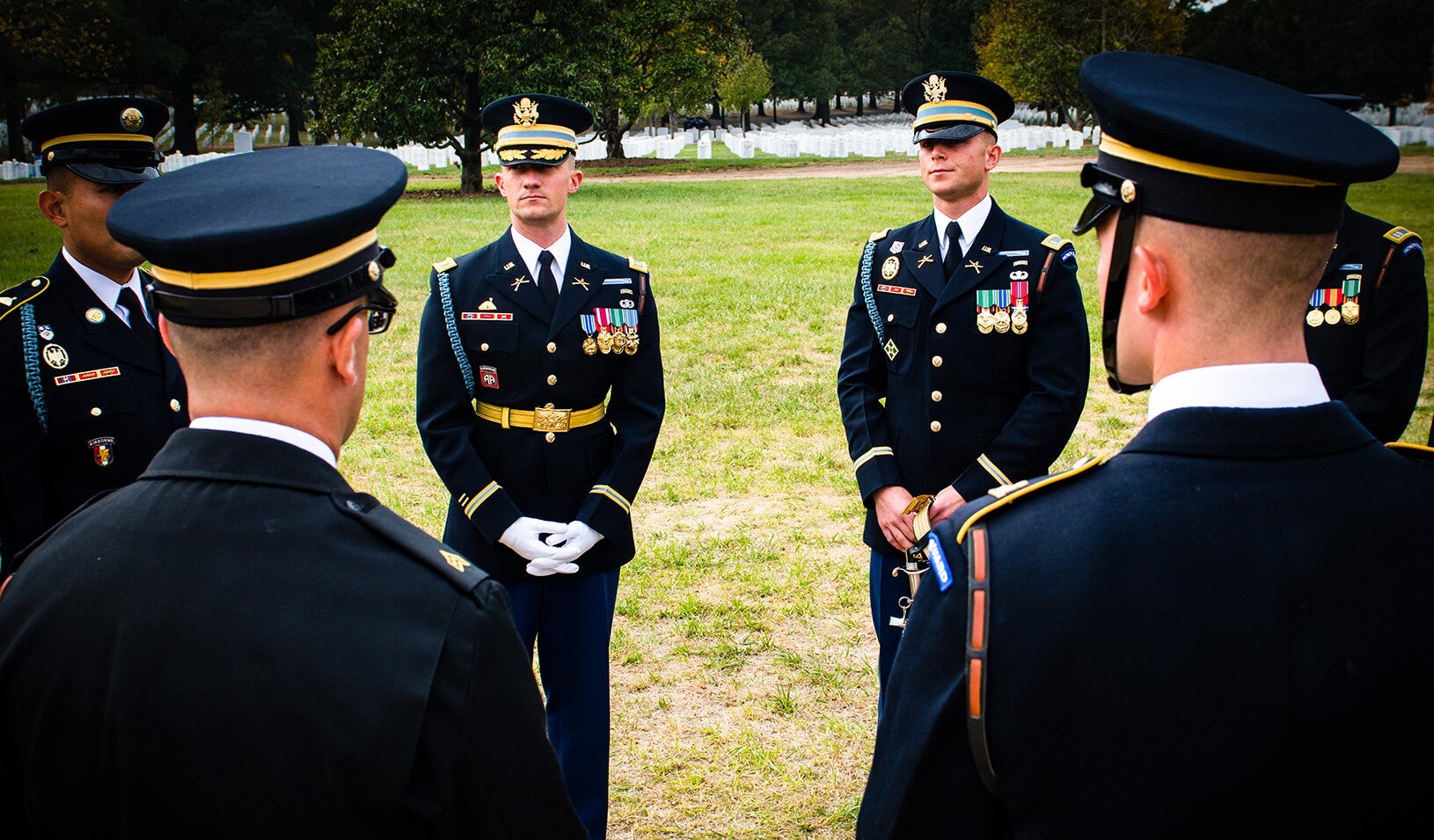 Stanford GSB Alumni Eric Hanft in military uniform, leading a rehearsal before of a large military funeral in Arlington National Cemetery.. Photo Courtesy of Eric Hanft