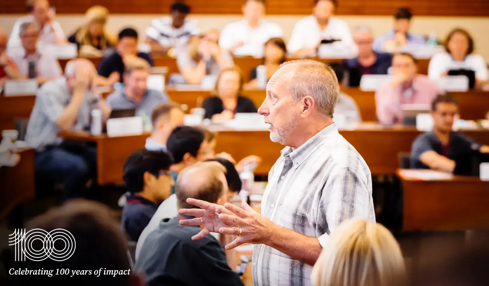Bill Barnett teaching an SEP class in 2016. Credit: Elena Zhukova