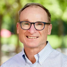 Faculty photo of Paul Oyer