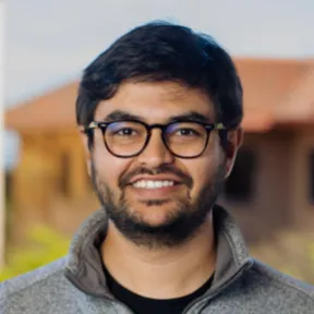 Carlos Alejandro Martinez headshot
