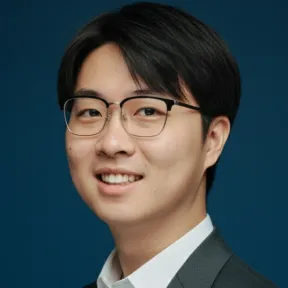 Zikun Zayden Zhu headshot