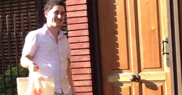 Francisco Santolo making a delivery