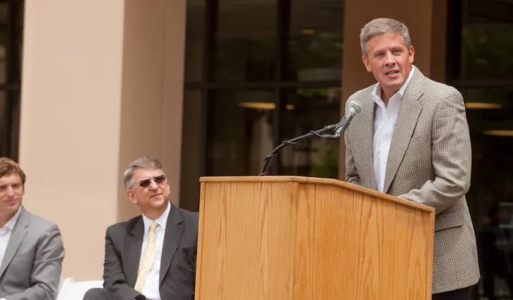 Garth Saloner speaking at faculty award event