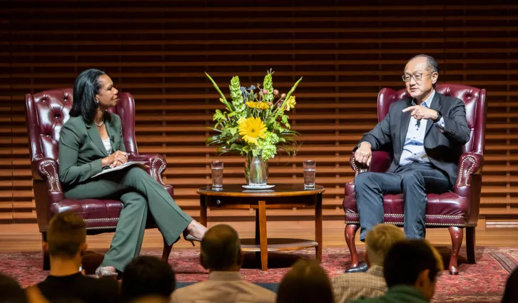 World Bank Group President Jim Yong Kim speaks with Stanford Professor Condoleezza Rice. Credit: Elena Zhukova