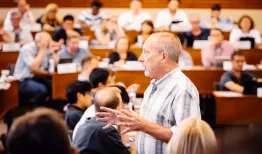 Bill Barnett teaching an SEP class in 2016. Credit: Elena Zhukova