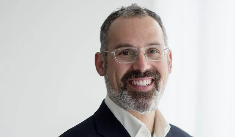 Leveraging AI in Business: Exploring Opportunities and Weighing Perspectives