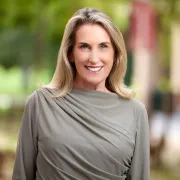 Liz Walker Headshot