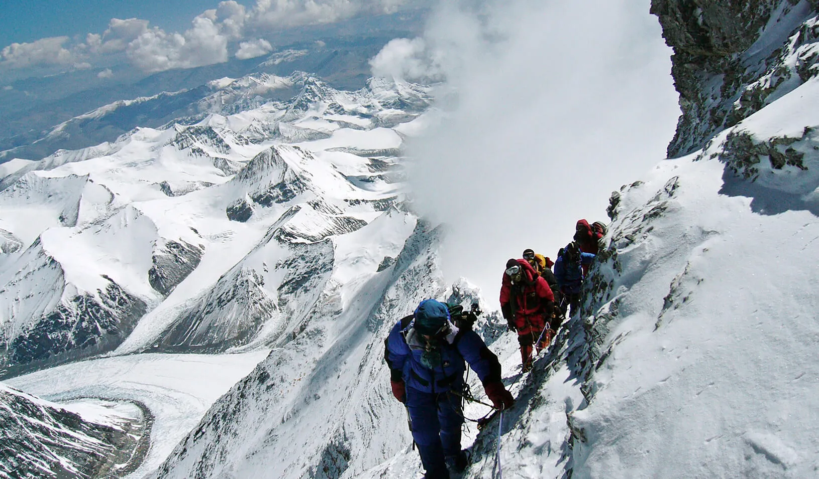 Climbers on the way to the top of Mount Everest. Credit: Reuters/Stringer