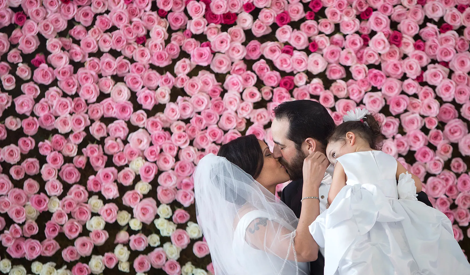 A Valentine's Day wedding in New York City, 2014 (Reuters photo by Carlo Allegri)